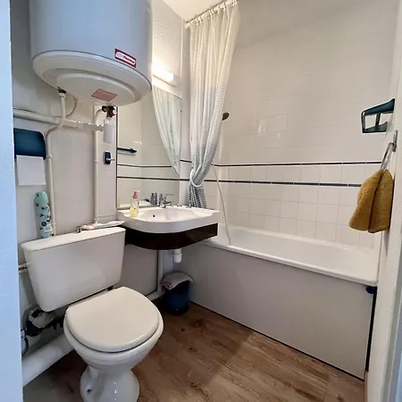 Les Pieds Dans Le Sable * Cabourg