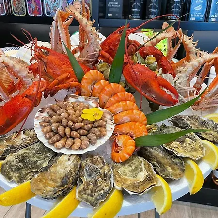 Les Pieds Dans Le Sable Apartment *