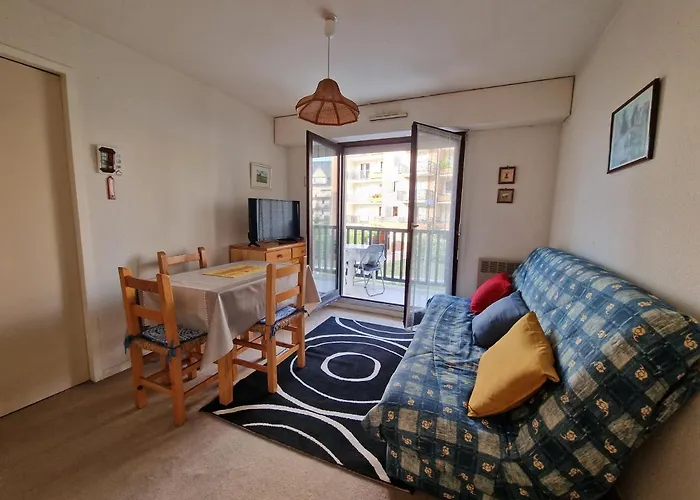 Daire Les Pieds Dans Le Sable